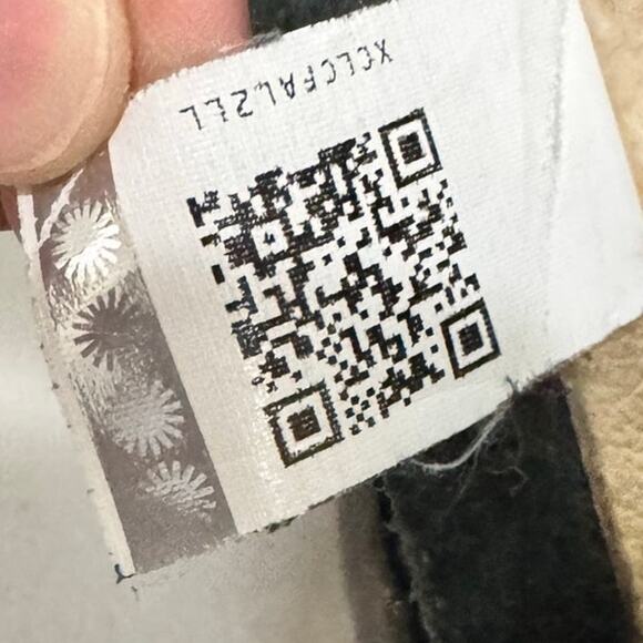 UGG Leather Ankle Boots Women’s 7 Black Shearling Lined Zip Moto Buckle Style - Picture 9 of 9